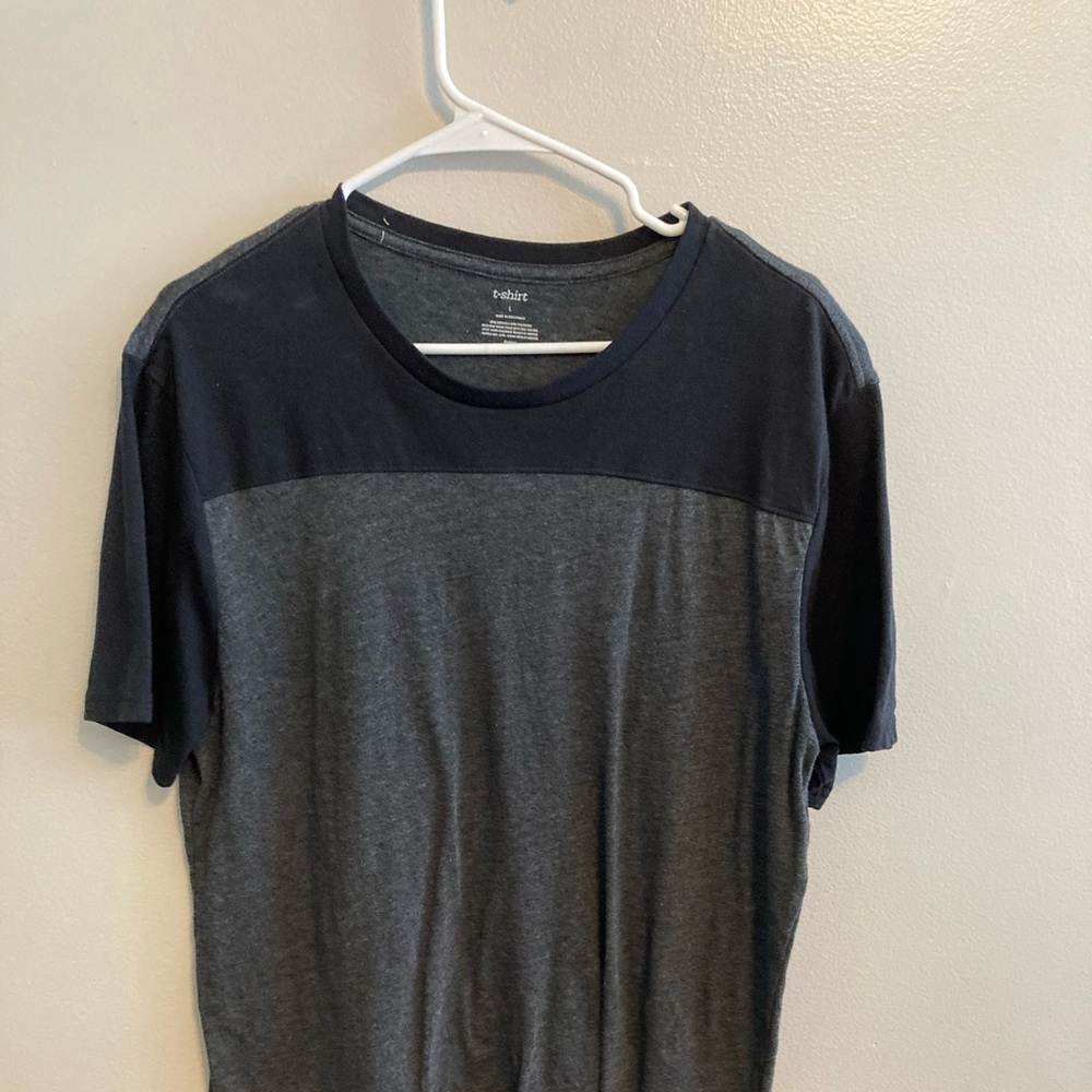 Nordstrom Men’s basic Tee - Picture 2 of 4